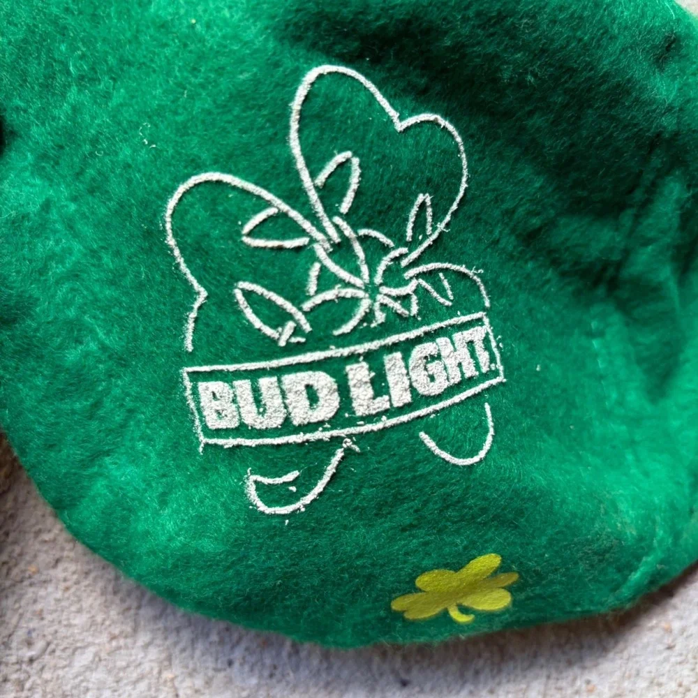 Bud Light St Patricks Day Green Felt Flat Cap Shamrock Ivy Hat Novelty Beer Gear